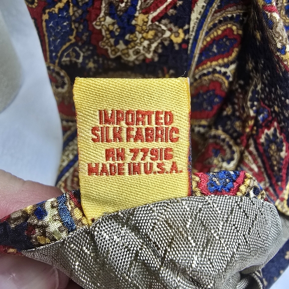 Duck Head Blue Gold Red Florish Paisley Tie 100% Imported Silk - Picture 3 of 6